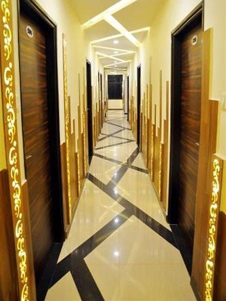 Townhouse 1182 Hotel Tirupati Galaxy Kanpur Buitenkant foto
