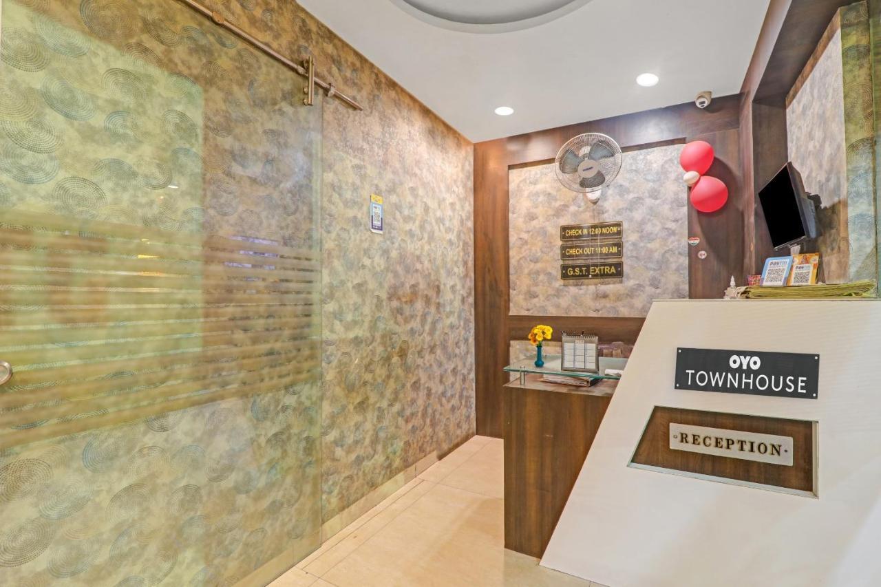 Townhouse 1182 Hotel Tirupati Galaxy Kanpur Buitenkant foto