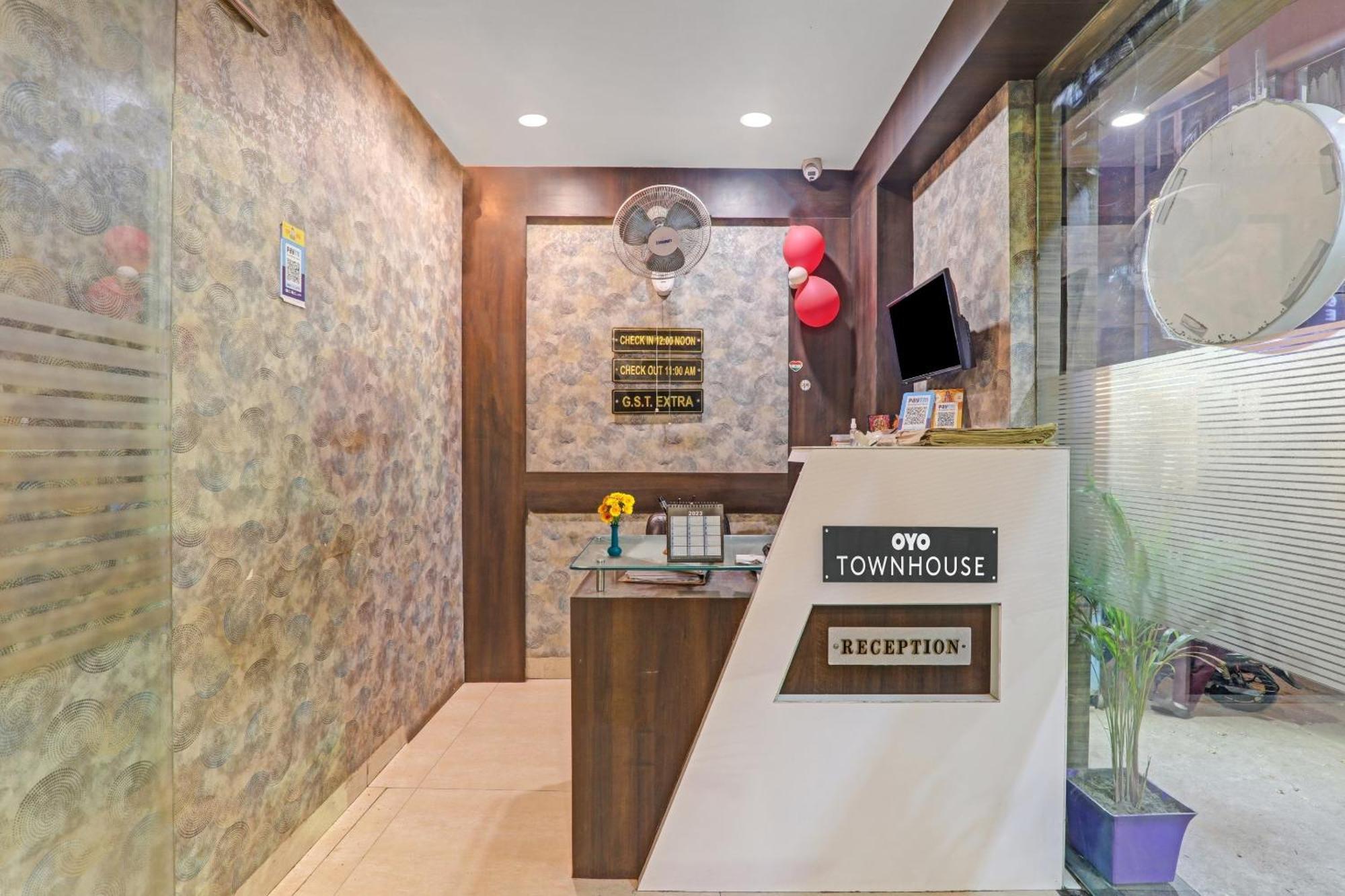 Townhouse 1182 Hotel Tirupati Galaxy Kanpur Buitenkant foto