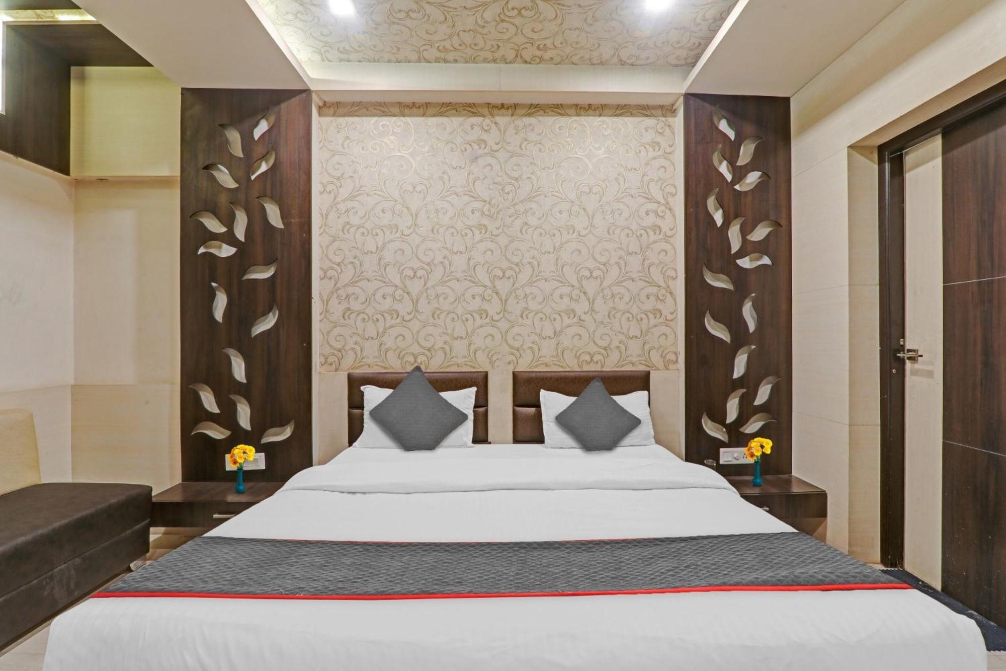 Townhouse 1182 Hotel Tirupati Galaxy Kanpur Buitenkant foto